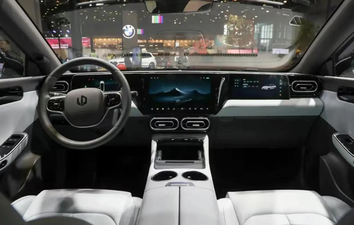 14万买零跑c01,14万左右c级车推荐