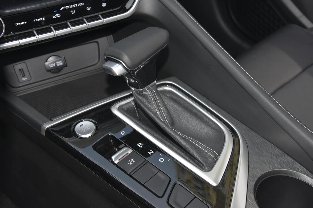 长安逸动怎么换装前保险杠,逸动的前保险杠区域