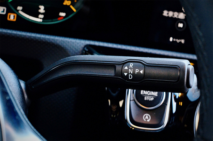 《豪华180》评测奔驰CLA猎跑车40万的小众车如何诠释豪华？