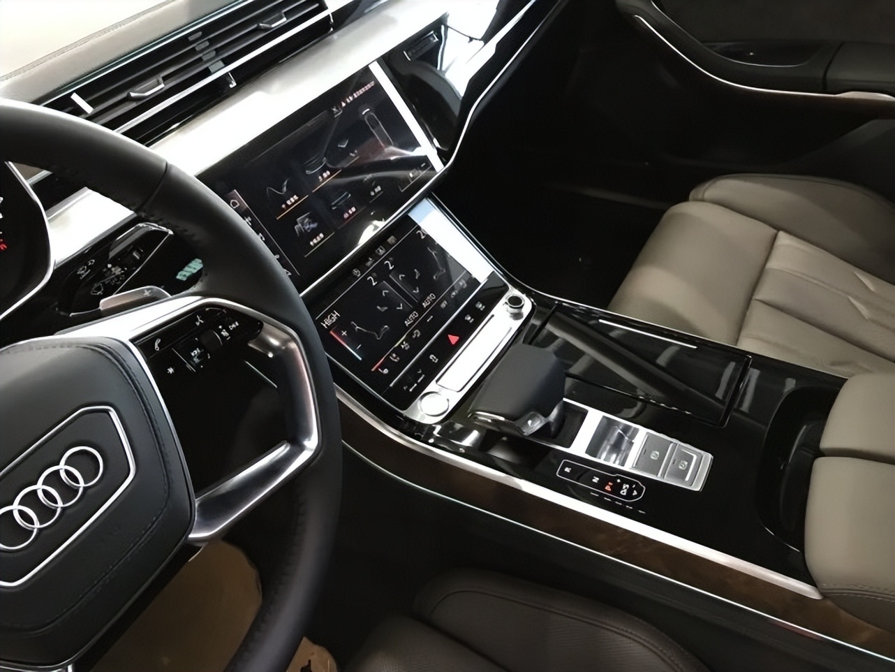 2022款奥迪a860tfsiquattro落地价,2021奥迪a6l55tfsi和奥迪a8