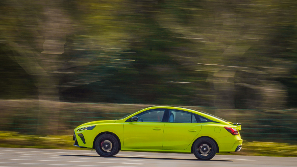 名爵mg5新款1.5t试驾,名爵mg5天蝎座豪华版测评