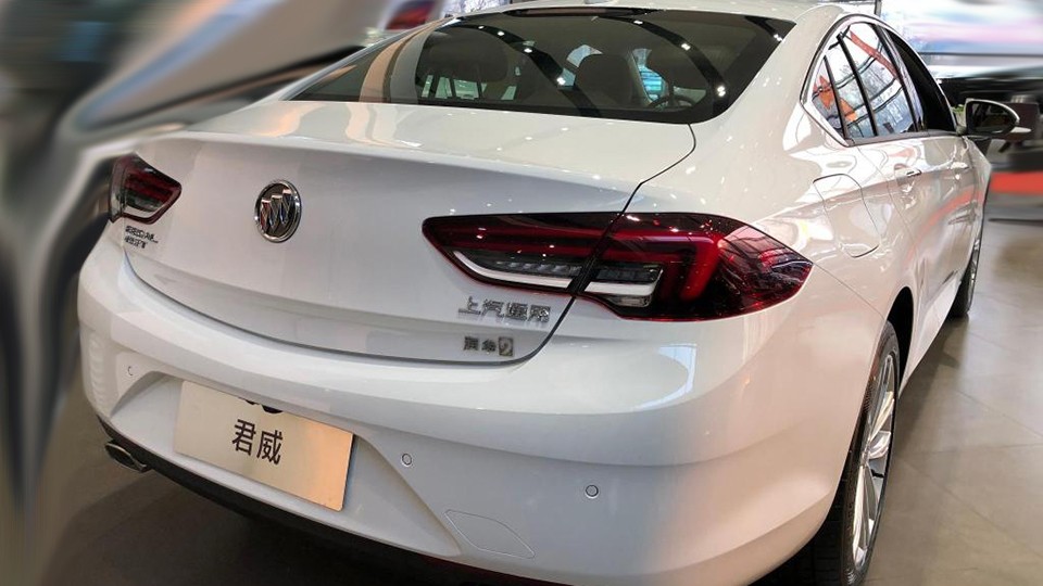 别克君威价格比凯美瑞便宜几万,君威2.0t和迈腾2.0t哪个快