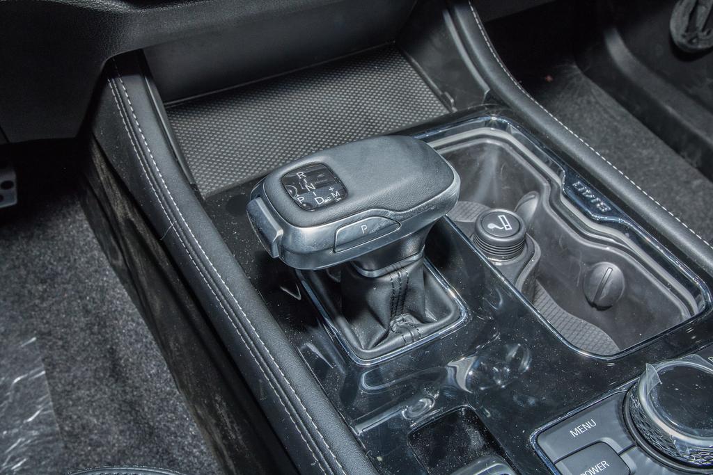 北京bj40新款2022款柴油版怎么样,bj40提车几天电池就没电