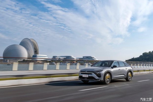 凡尔赛c5x驾驶感受优缺点,凡尔赛c5x哪个配置值得买