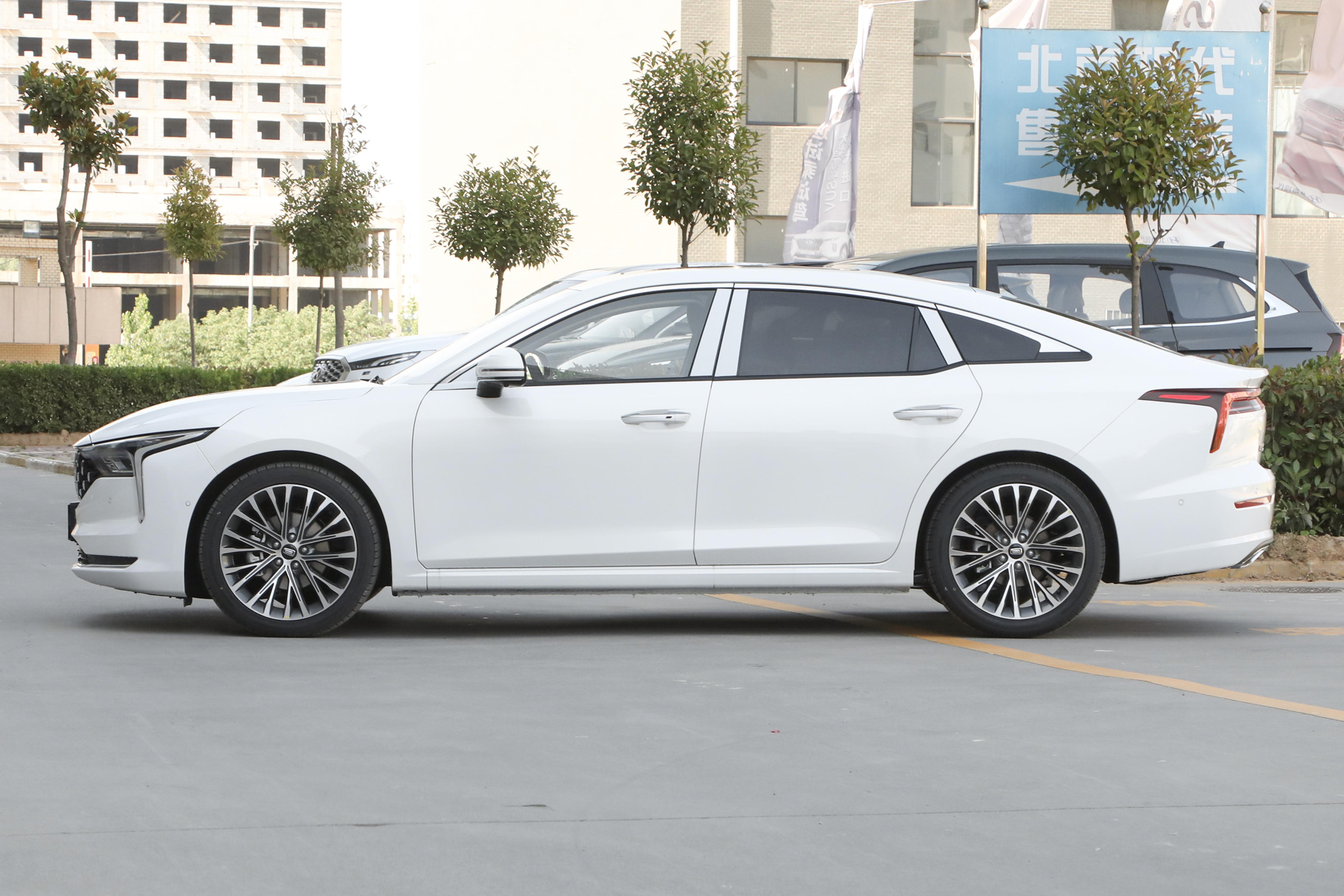 15万左右掀背式轿车有哪些,车子是买朗逸好还是奔腾b70好