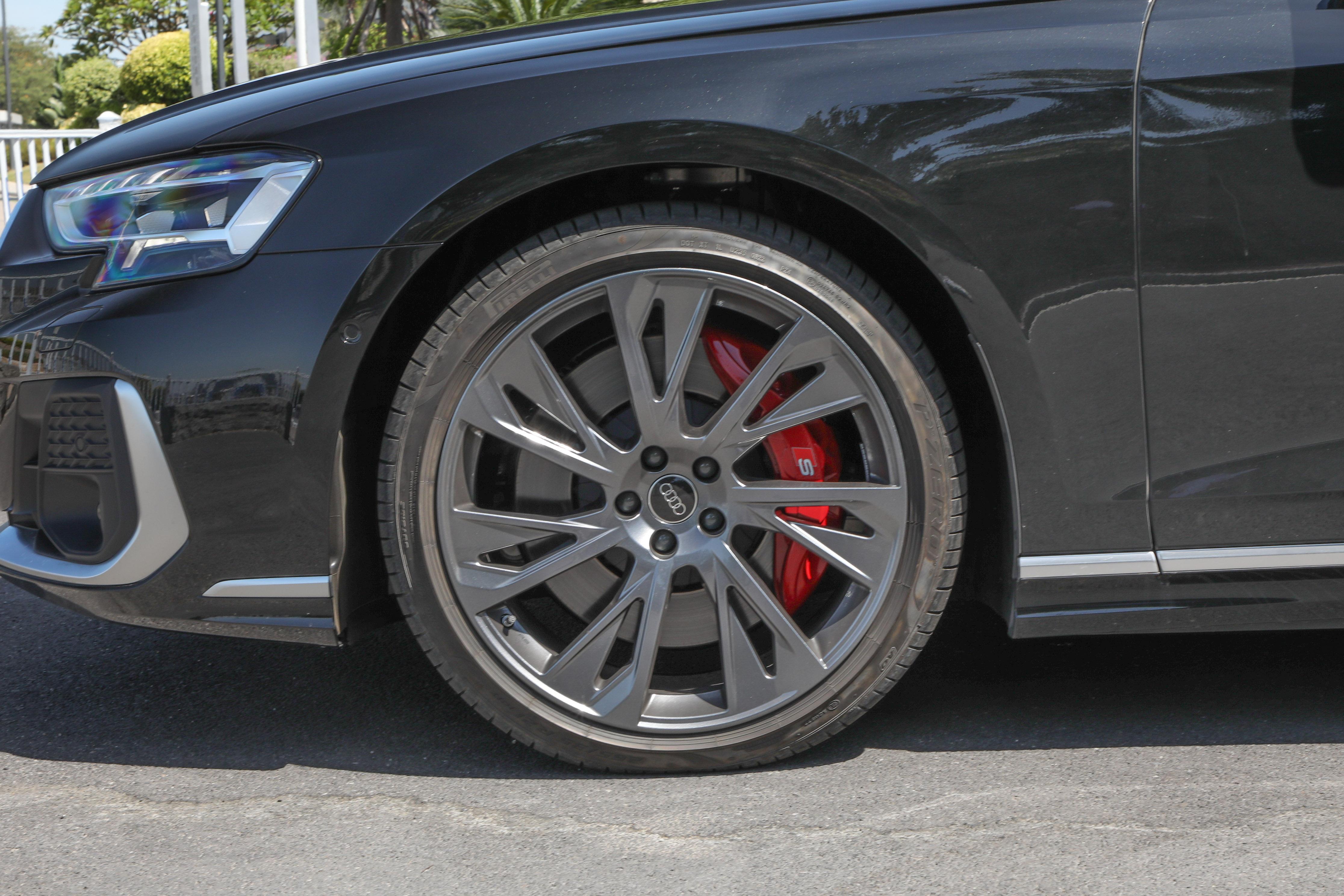 试驾百公里加速2.8秒,百公里加速测试奥迪rs6