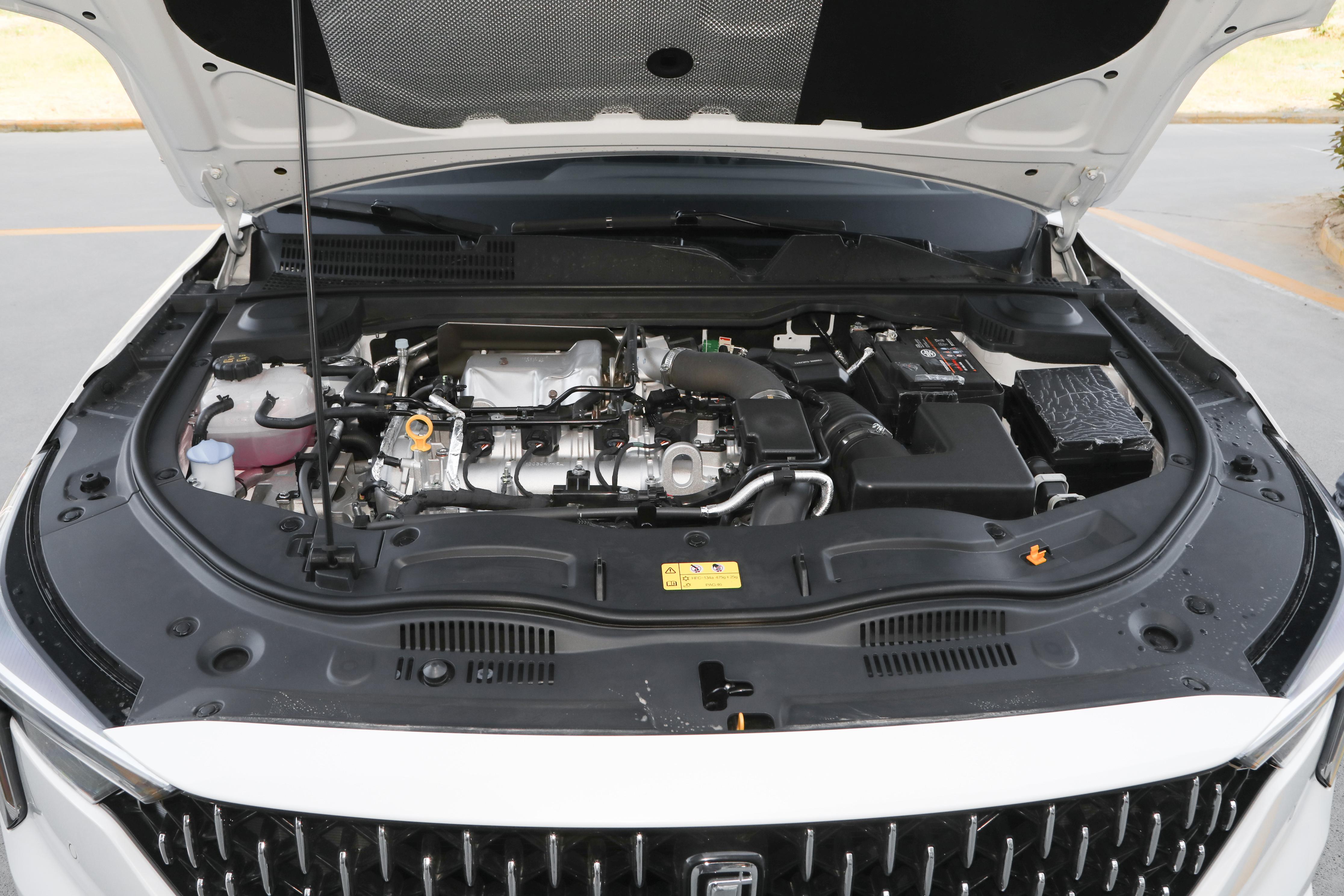 15万左右掀背式轿车有哪些,车子是买朗逸好还是奔腾b70好