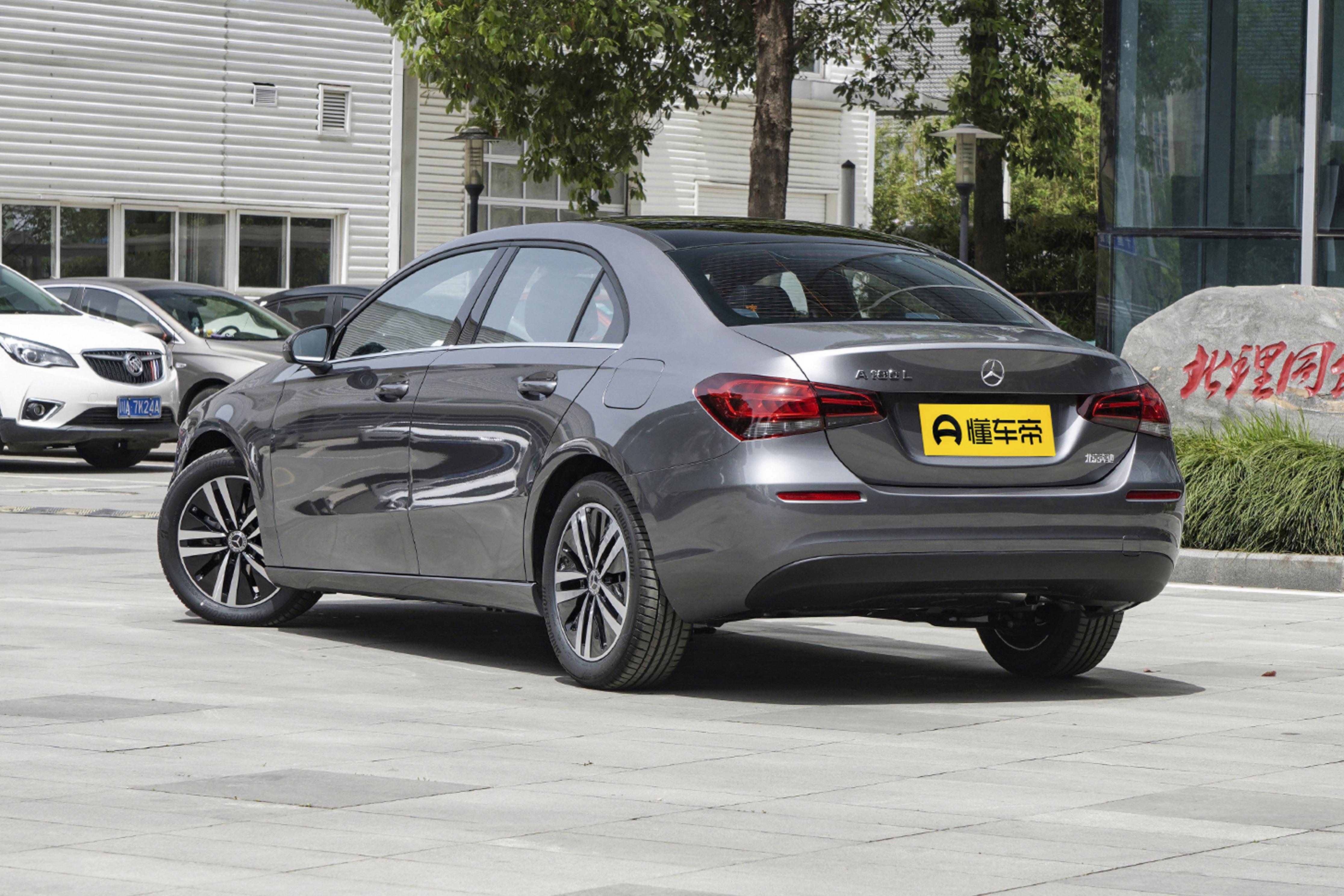 搭载1.5t发动机15.99万元起售,奔驰a这三款车型大概多少钱