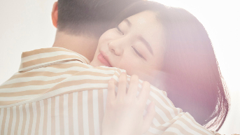 小说：小伙带着蛆虫去血库，蛆虫饱餐一顿后蜕变，竟变成了大蚊子