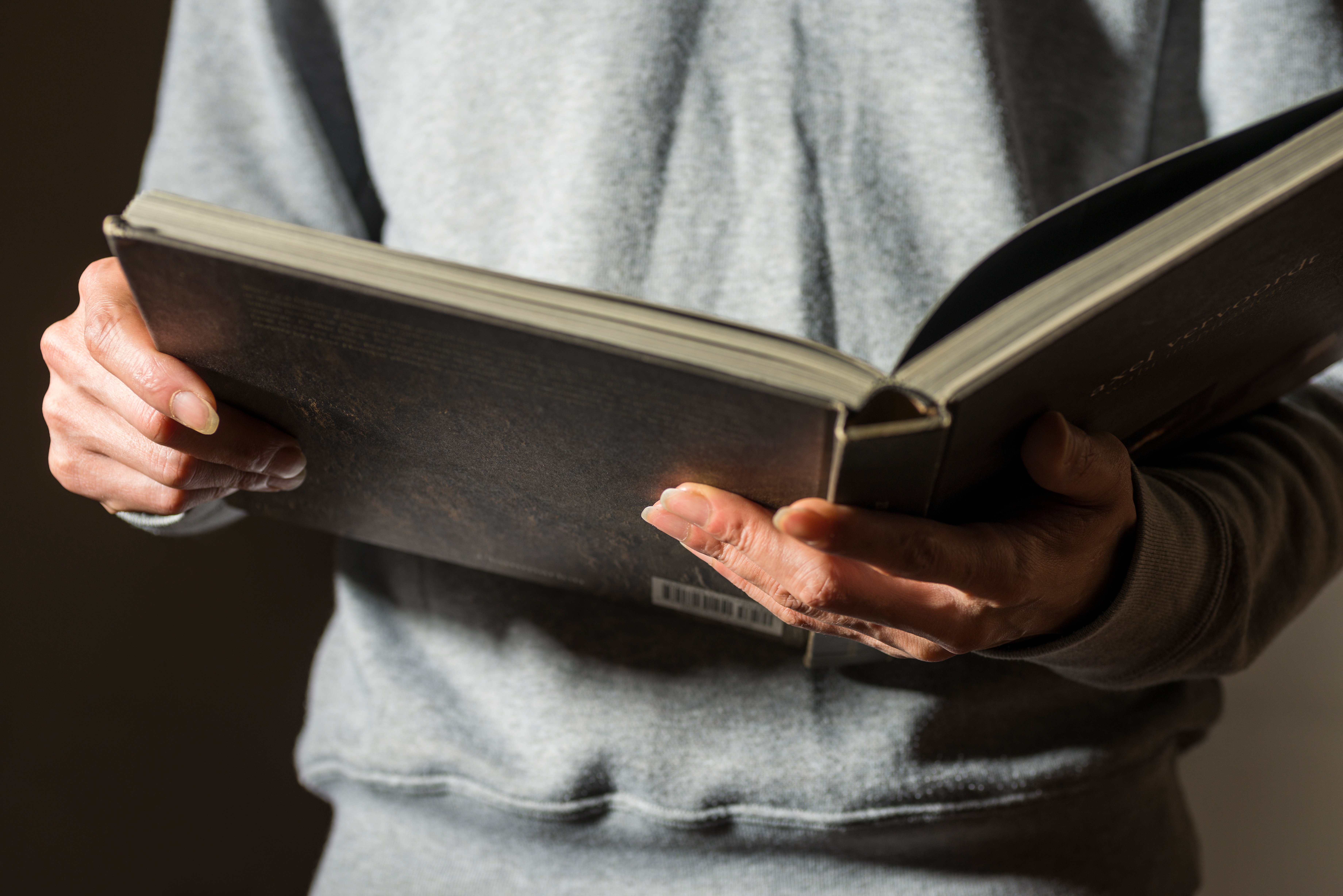 小说：我招惹上一方妖女，跑去请师傅出手，连他都说有点无力