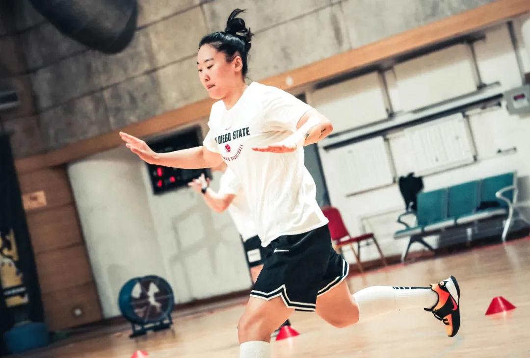 中国女篮武桐桐在山西队的比赛,山西女篮队长武桐桐回归赛场