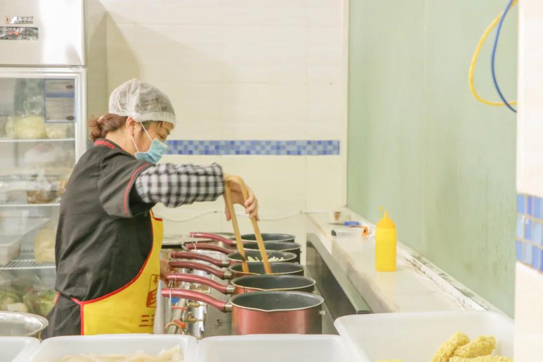 杩樺湪鐐瑰鍗栧悧,鍥涘窛鍦伴亾鍐掕彍澶栧崠