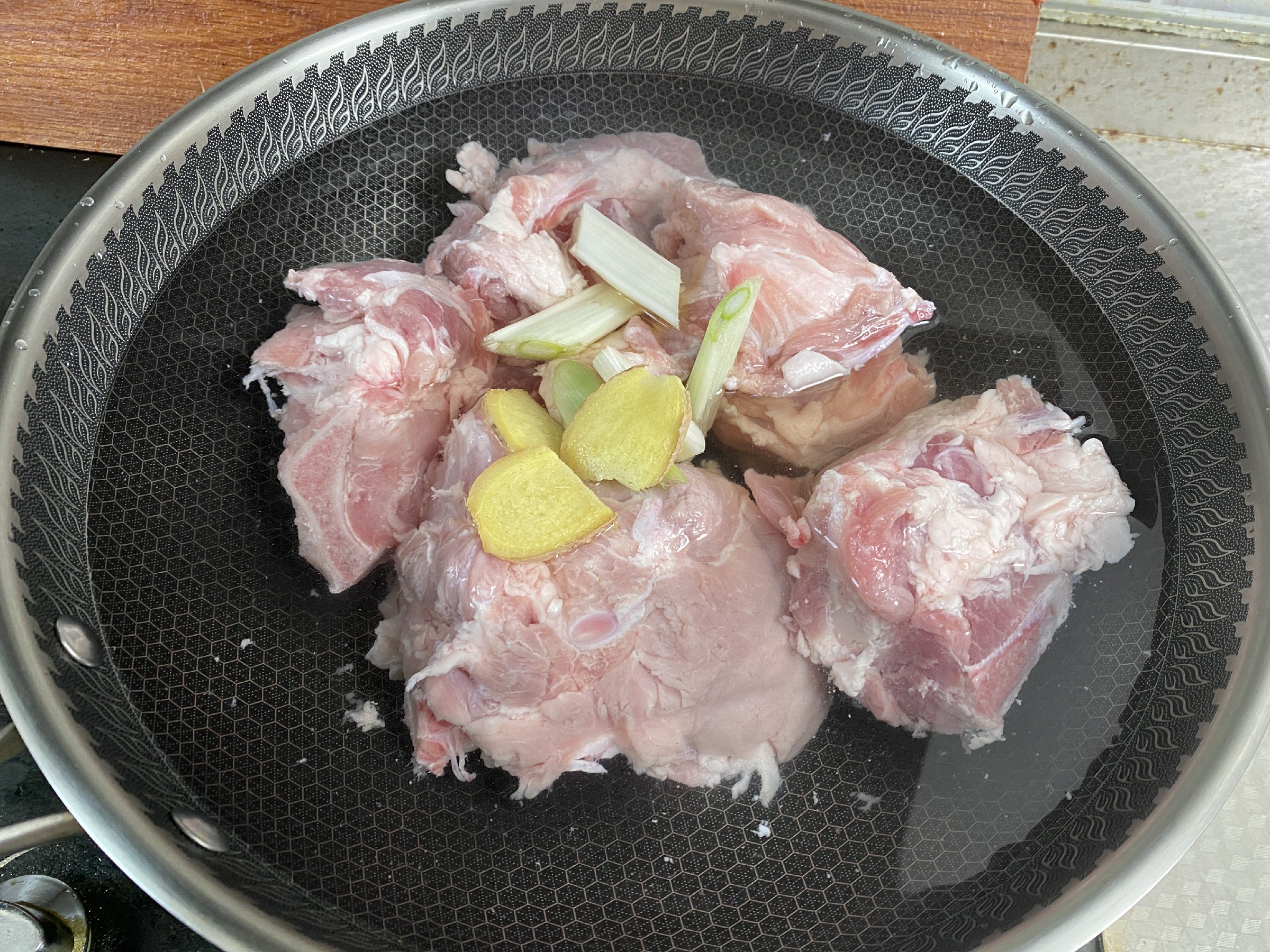 大骨头怎样做才最好吃,大骨头怎么吃法最好吃