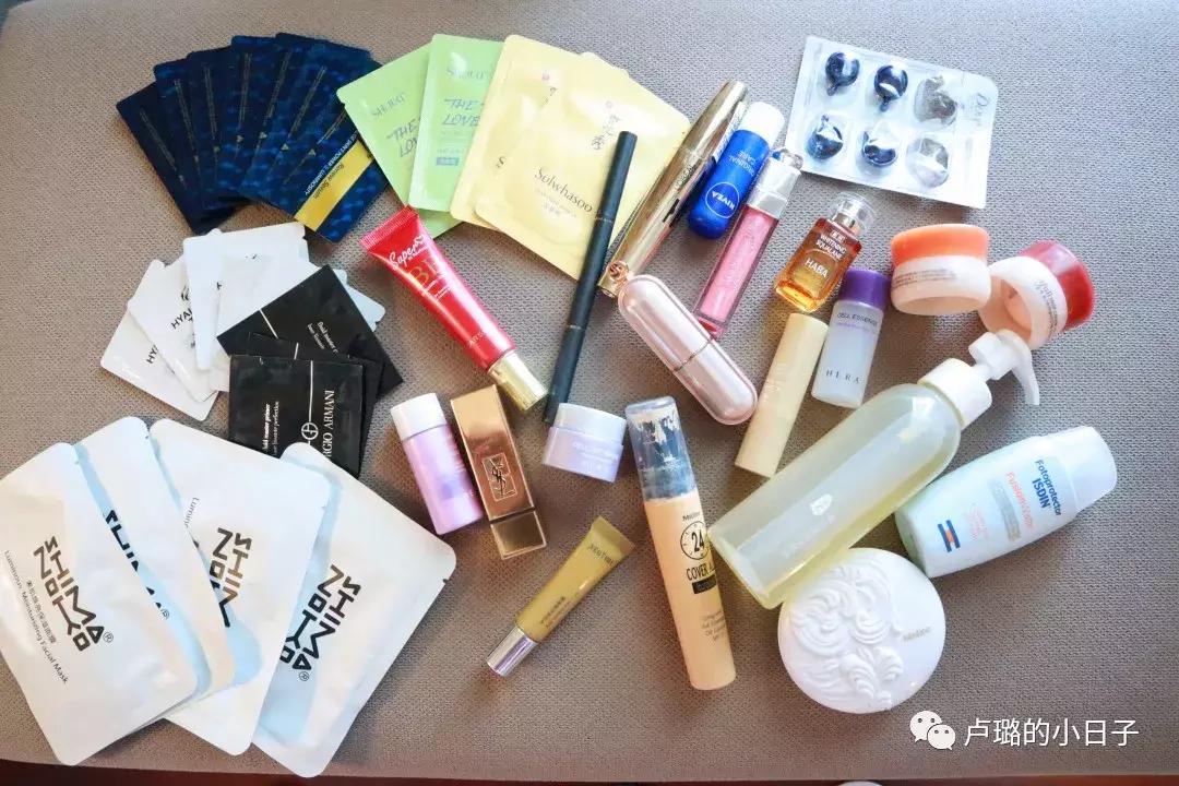 短期旅行必备化妆包是什么,出门手提袋便携女时尚化妆包