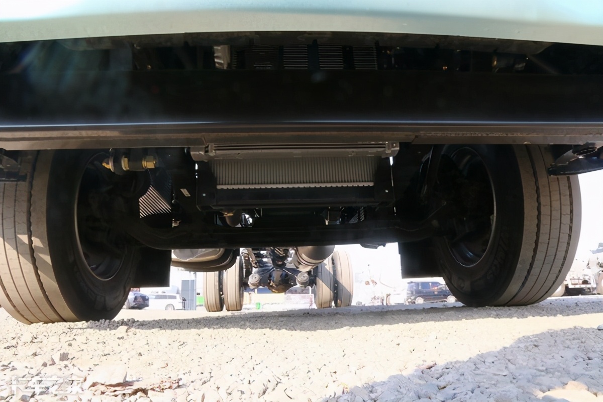 解放jk6载货车怎么样,解放j6新款4.2米厢货多少钱