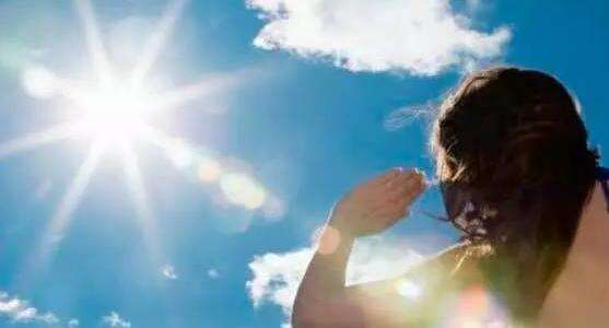 皮肤长褐斑有问题吗,皮肤长褐斑是什么原因