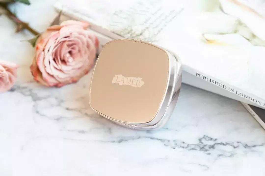 夏天简单精致的日常妆容,夏天轻感妆容必备