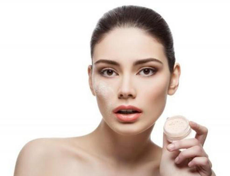 素颜霜遮瑕和粉底的先后顺序,化妆时是先上防晒还是粉底