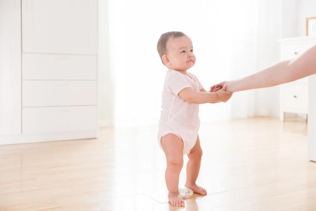 3岁宝宝越来越瘦怎么回事,孩子脑子发育慢家长老是打骂他