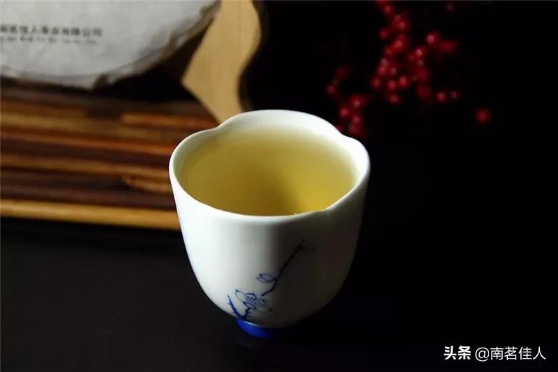 普洱茶是清火的还是上火的,喝茶喝出问题的就是普洱茶
