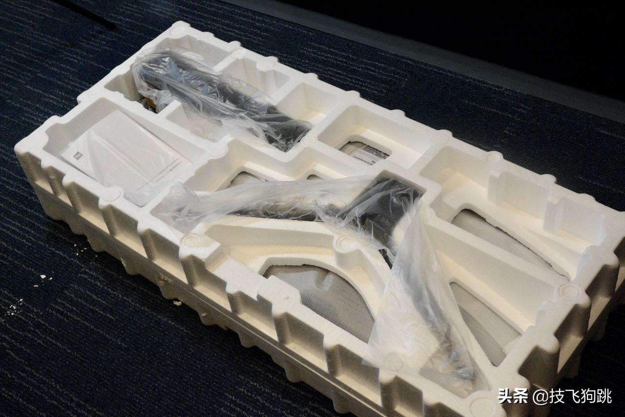 小米剑指显示器领域，小米34寸144Hz高刷新曲面带鱼屏上手体验