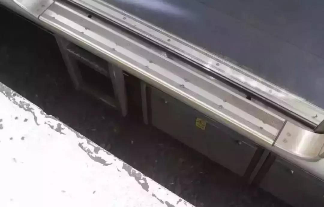 华人在澳洲被辱骂,澳大利亚一群青年当街袭击亚裔