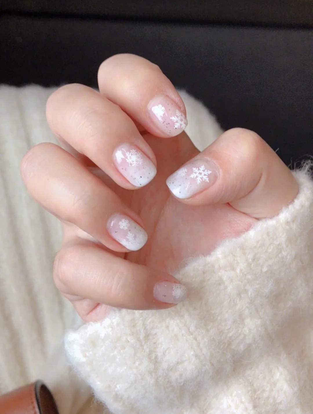 圣诞节麋鹿美甲款式,美甲秋冬款手绘圣诞麋鹿