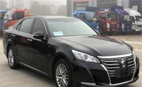 全新丰田皇冠使用感受,13代半皇冠的优点和缺点