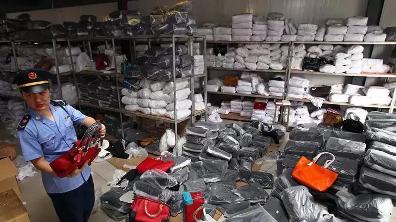 公安提醒朋友圈这些东西不能晒,在朋友圈售卖东西违法吗