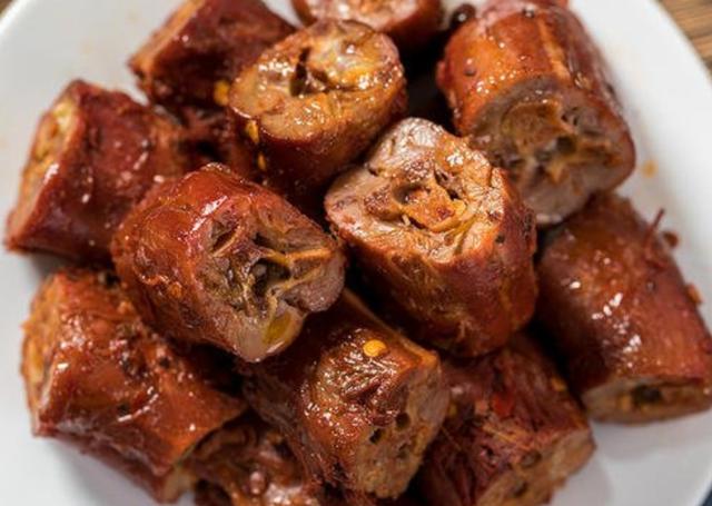 8岁女孩来大姨妈了怎么回事,8岁女童来大姨妈的危害