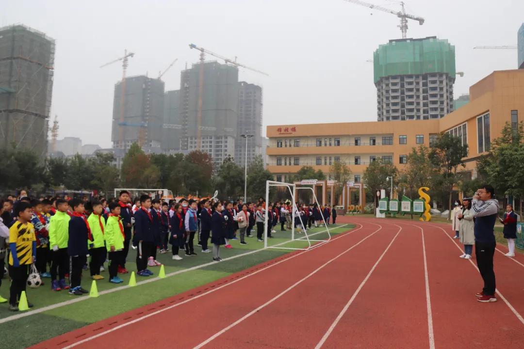 学校周末足球联赛开幕仪式,实小足球联赛校长杯