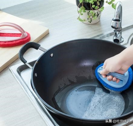 新买的不粘锅正确开锅方法图解,买的不粘锅新锅开锅正确方法