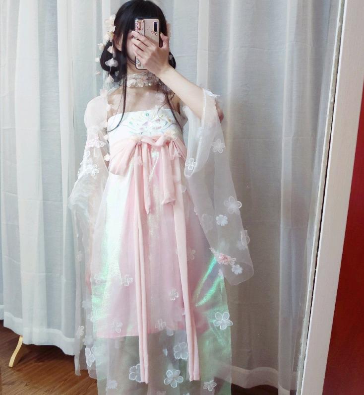 岛国网友称cos文化落后于中国？Coser不会做衣服，差中国妹子太多