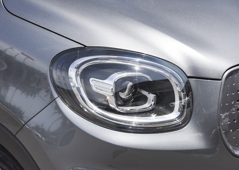 90后美女的南瓜马车—零跑T03配置高、操控好，续航400