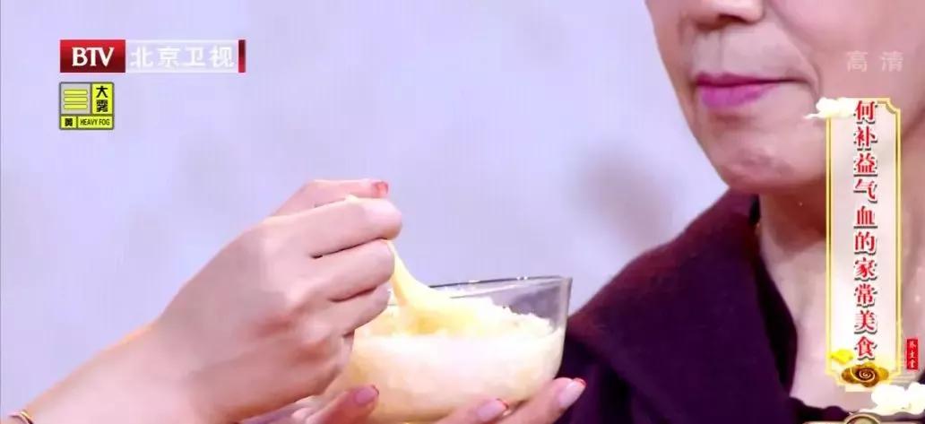 白发长在哪儿病就在哪儿,白发丛生不仅显老更可能是病