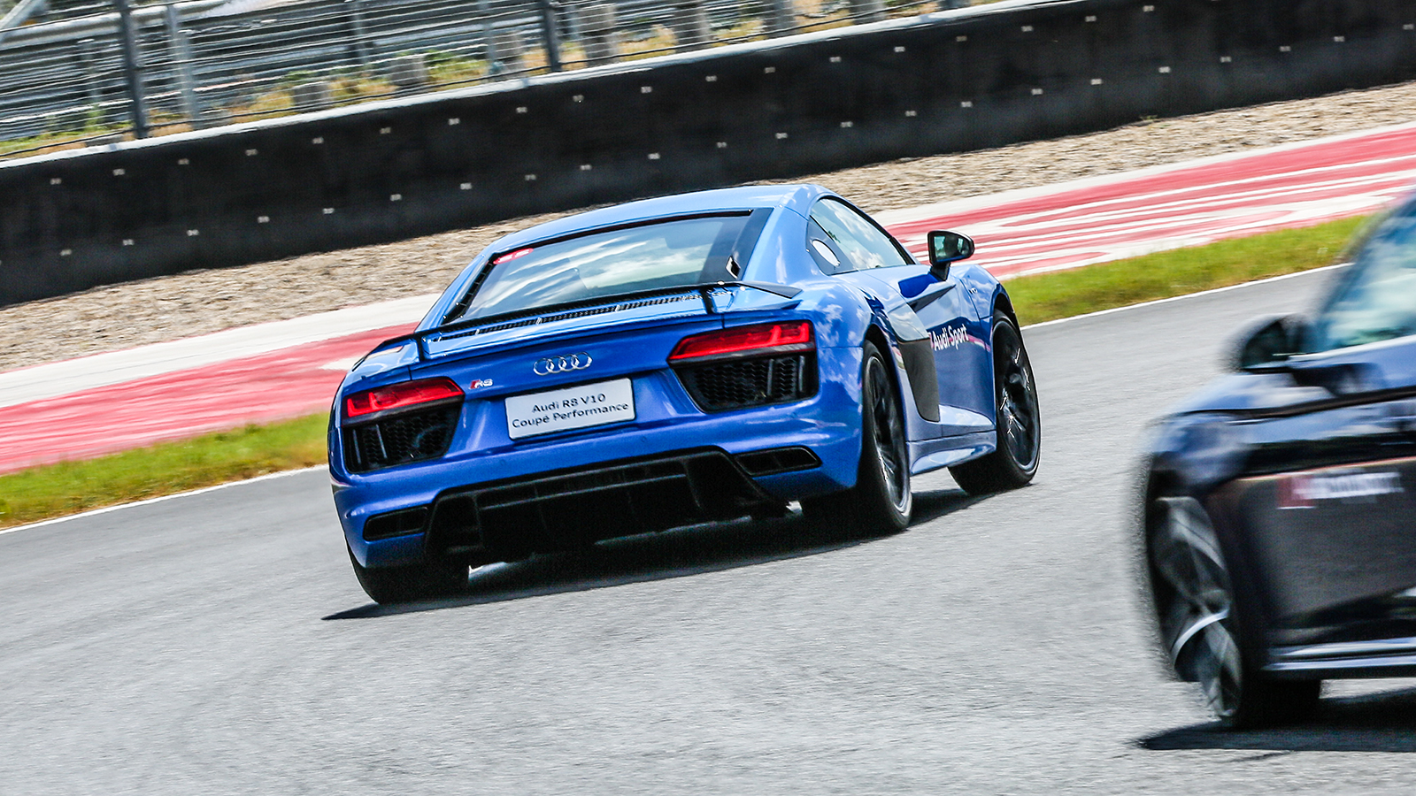 奥迪≠推头王！四驱或许真的挺香