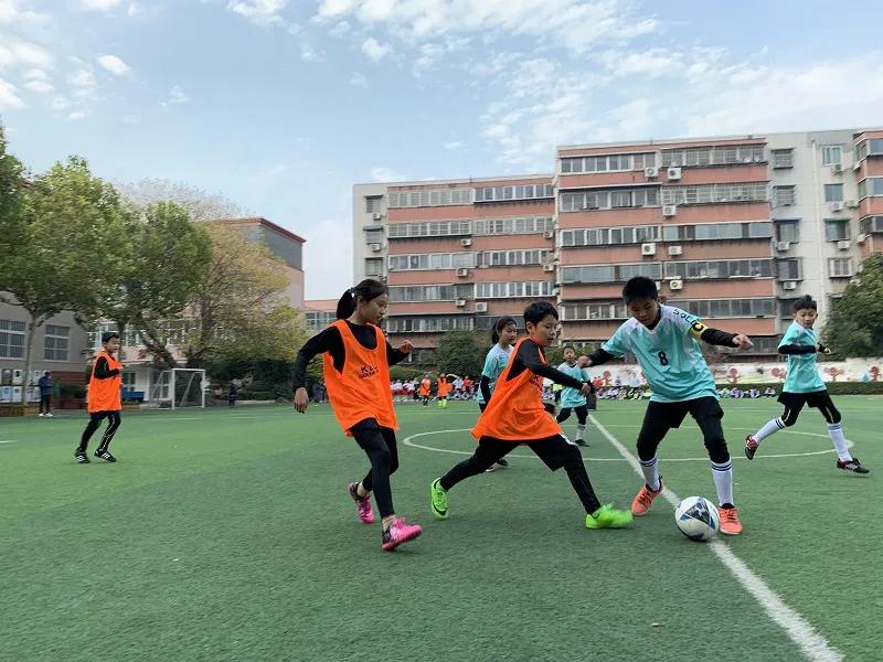 小学足球文化节开幕式,开封县街小学足球赛2024年