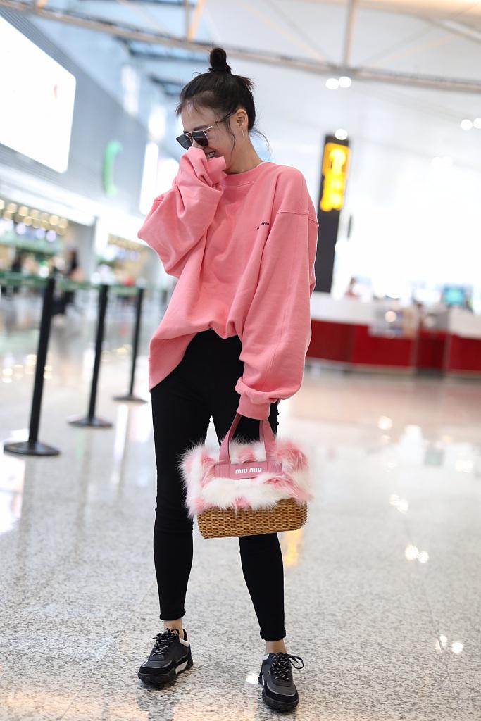 这个“破篮子包包”凭什么火？直到背上后才懂，这也太太太香了