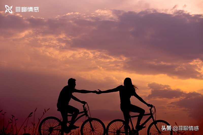 男朋友说忙没空给你发信息怎么回,如果男朋友很忙没时间陪你怎么办