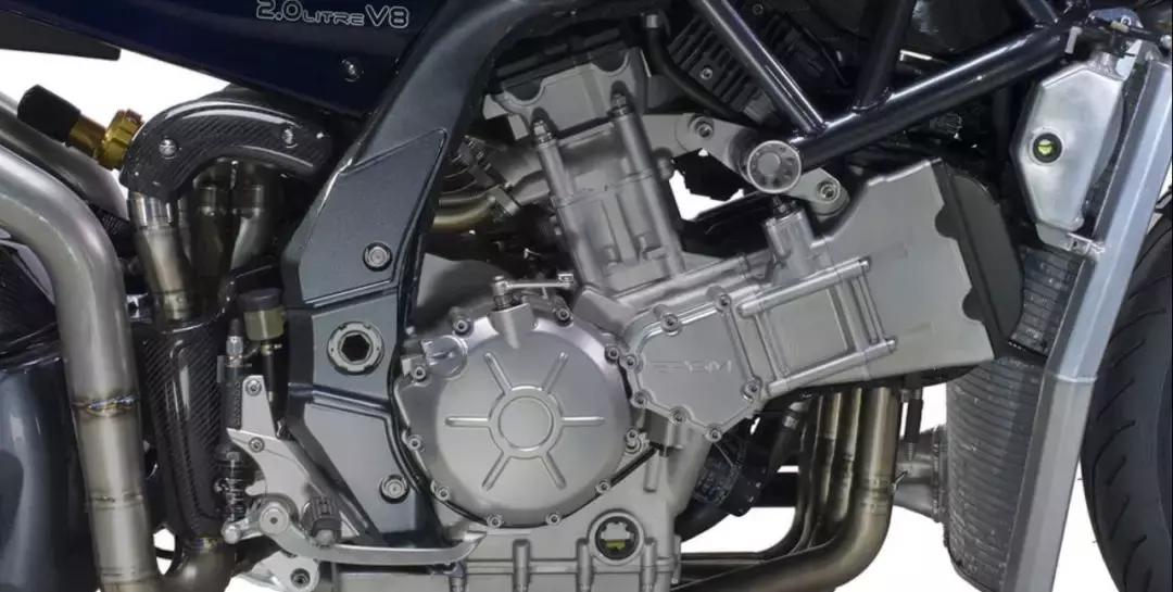 V8发动机，334匹马力！地表最强量产摩托PGMV8上市