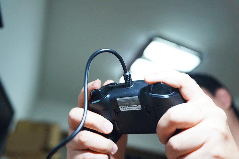 适合于游戏手柄的灵敏度,手柄北通阿修罗3