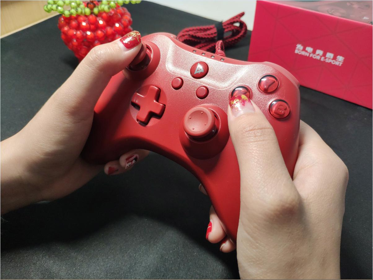 1000左右带手柄的电竞手机,颜值超高和质感好的游戏本