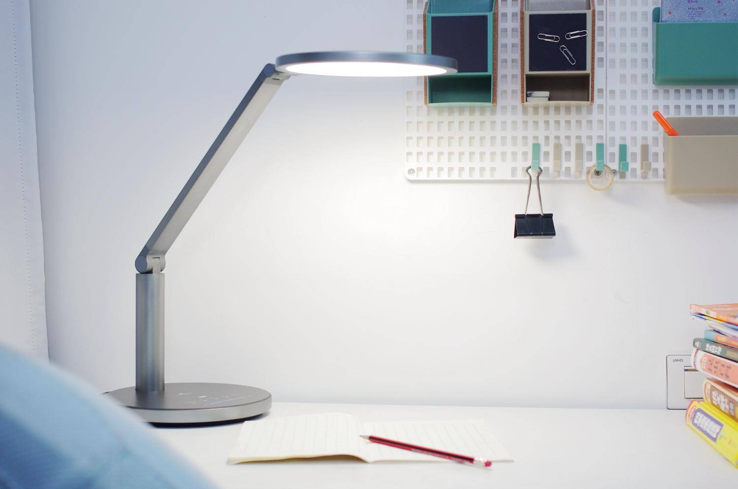 保护孩子眼睛第一步，我换上了孩视宝微导均匀光台灯