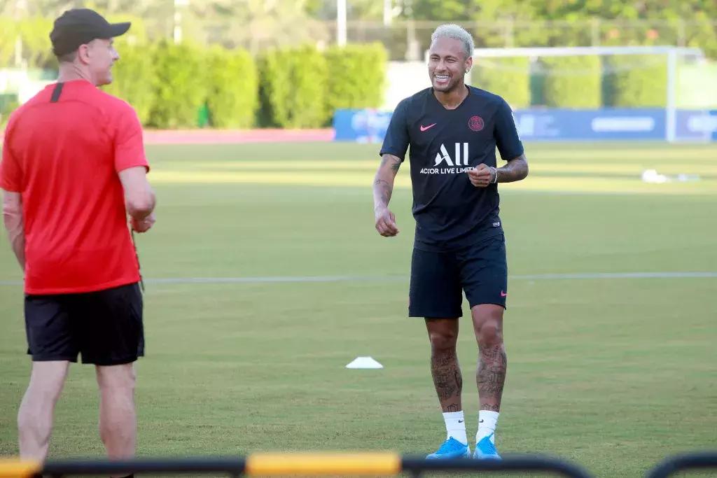 巴黎圣日耳曼抵达深圳,巴黎圣日耳曼姆巴佩一条龙