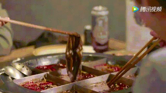 明星投毒吓人事件,深夜放毒招人恨的视频