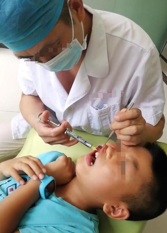 6岁小孩长了双排牙怎么办,6岁小孩长出双排牙是不是龅牙