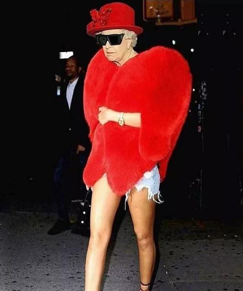 英国女王穿什么衣服最好看,英国女王的衣服为啥都是五颜六色