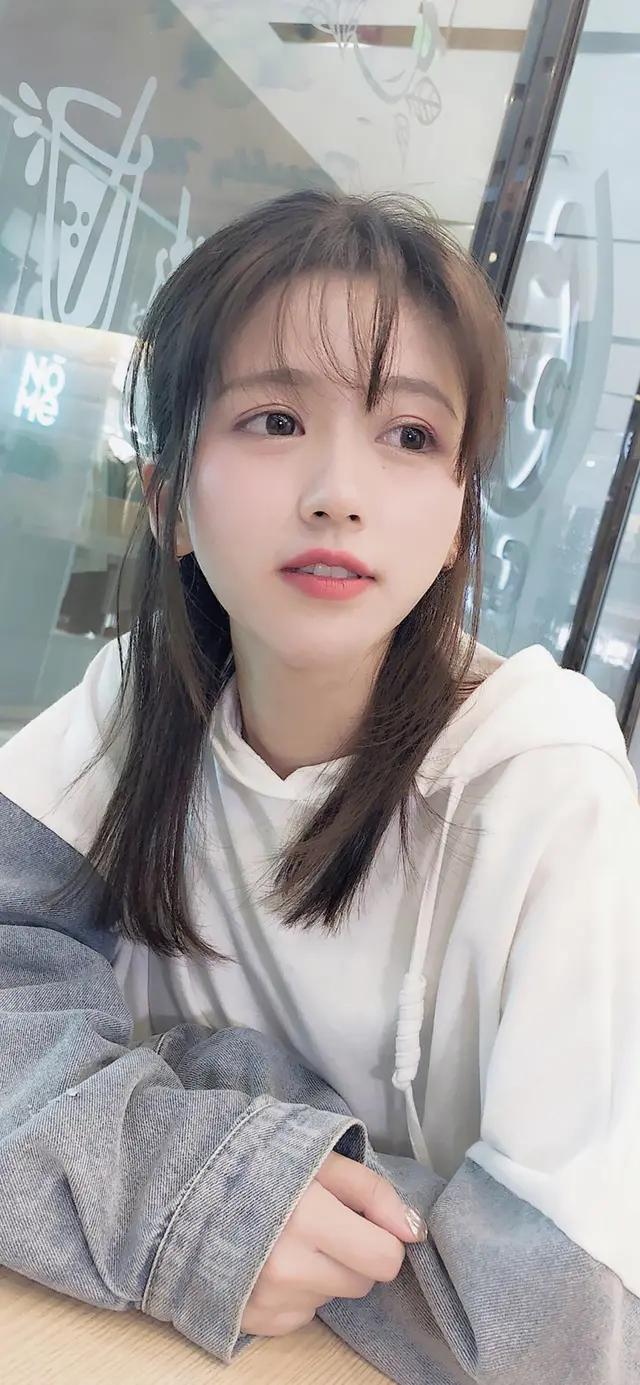 人和人相遇靠缘分相守靠人心,相识是一种缘分相知是一种默契