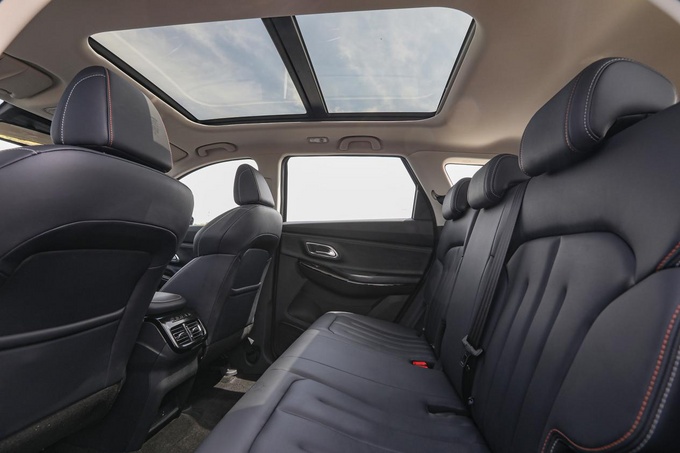 长安欧尚x7为什么比合资贵 (长安欧尚x7各价位区别)