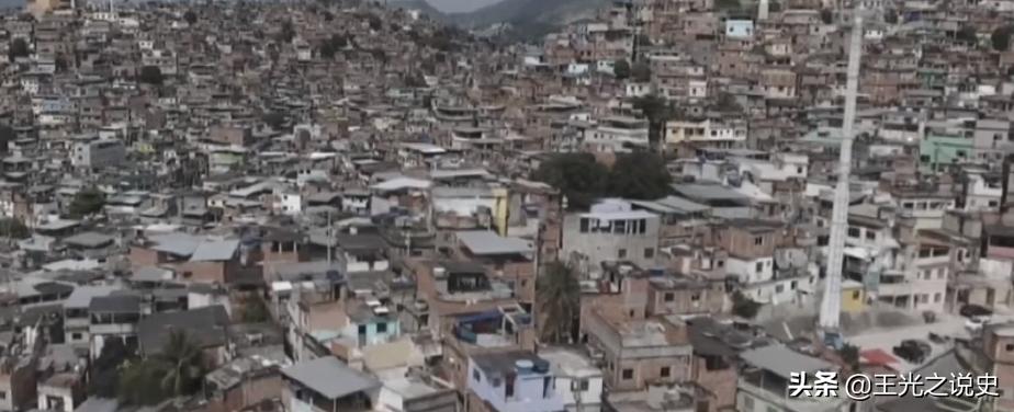 巴西踢球随心所欲,除了足球一无所有